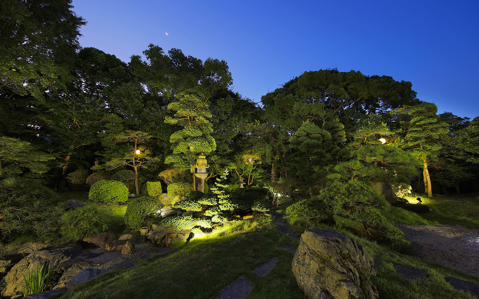 池泉回遊式庭園